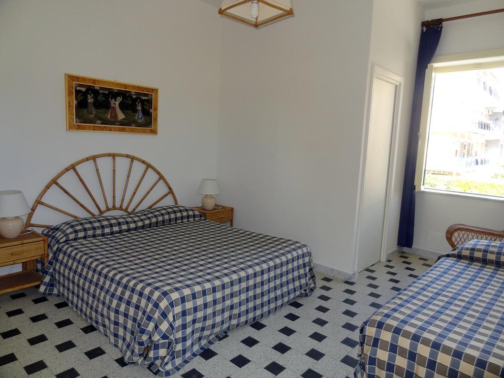 B&B Villa Fantasia Гаета Стая снимка